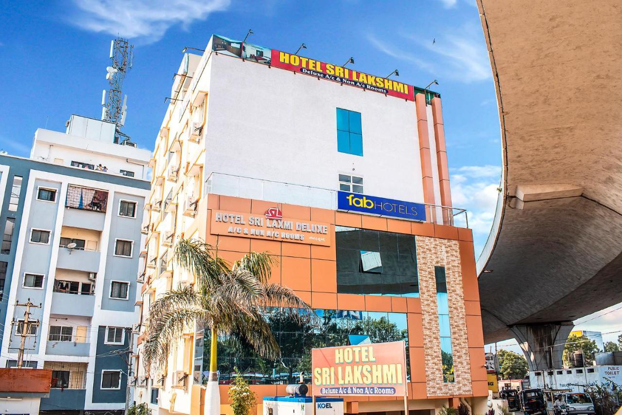 Fabexpress Sri Lakshmi Deluxe Sivarampalli Otel Haydarabad Dış mekan fotoğraf